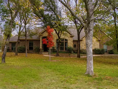 828 Boling Ranch Rd, Azle, TX 76020