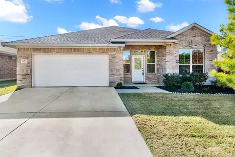 621 Bretts Way, Burleson, TX 76028
