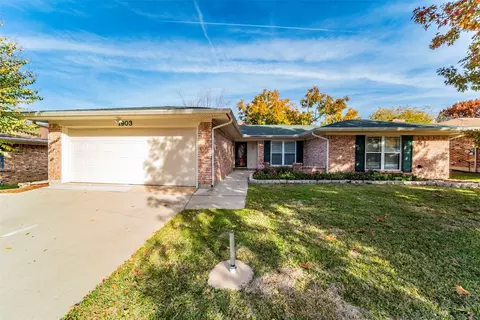 1903 Briar Meadow Dr, Arlington, TX 76014