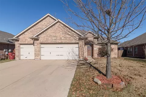 3012 Glenoaks Dr, Royse City, TX 75189