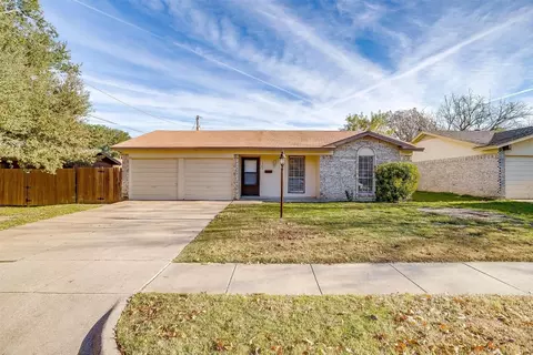 342 Springwillow Rd, Burleson, TX 76028