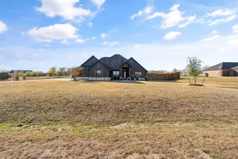 8012 Canja Dr, Fort Worth, TX 76126