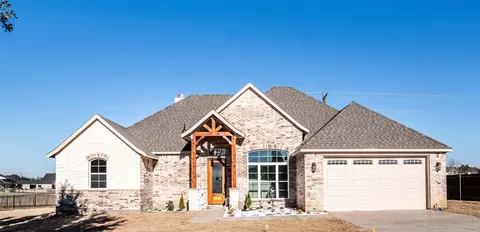 1204 Harley Ct, Ennis, TX 75119