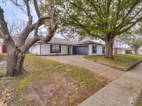 1504 Starshadow Dr, Richardson, TX 75081