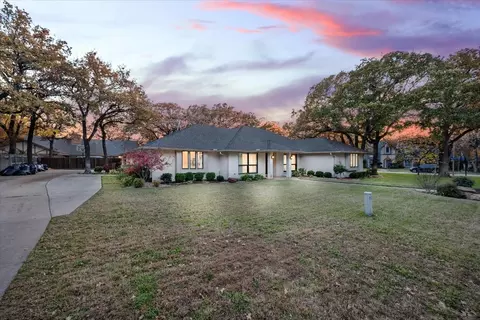 2112 Tretorn Ct, Arlington, TX 76017