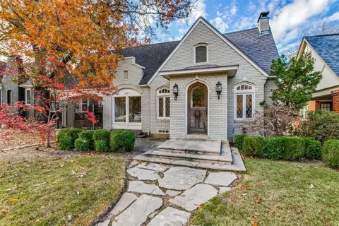 1027 N Edgefield Ave, Dallas, TX 75208