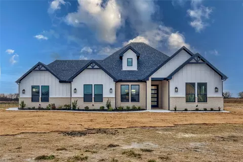 3047 Blueberry Hill Rd, Greenville, TX 75401