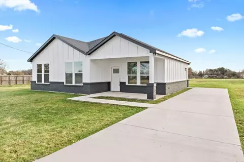 245 Vz County Road 3122, Edgewood, TX 75117