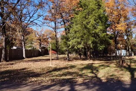 6142 Apache Dr, Mabank, TX 75156