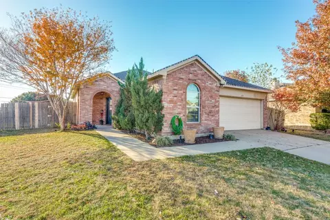 6321 Waterhill Ln, Fort Worth, TX 76179