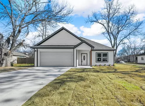 1310 S Clements St, Gainesville, TX 76240
