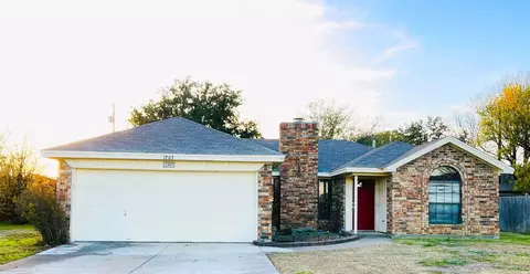 1203 Charles Dr, Alvarado, TX 76009