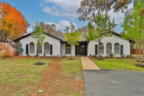 6705 Brazos Bend Dr, North Richland Hills, TX 76182