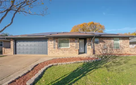 209 Primrose Hl, Euless, TX 76039 photo 17
