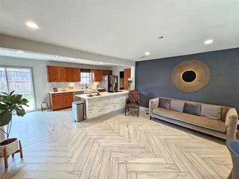 1712 Midcrest Dr, Plano, TX 75075