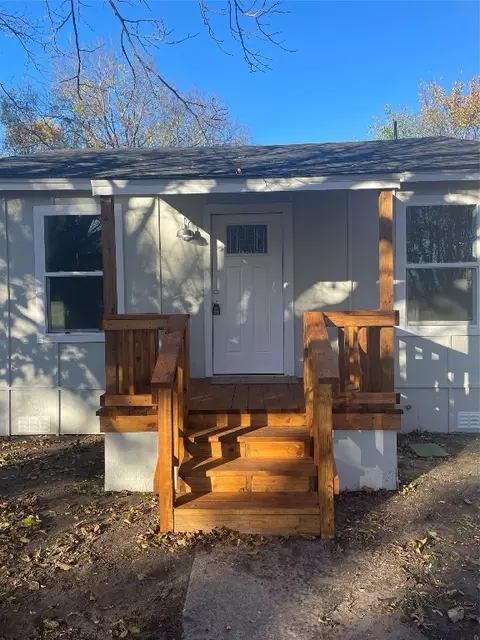 102 Mcbride St, Lone Oak, TX 75453