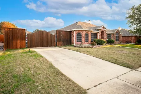 320 Corral Ct, Murphy, TX 75094 photo 3