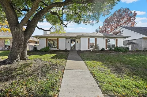 718 Kingsbridge Dr, Garland, TX 75040