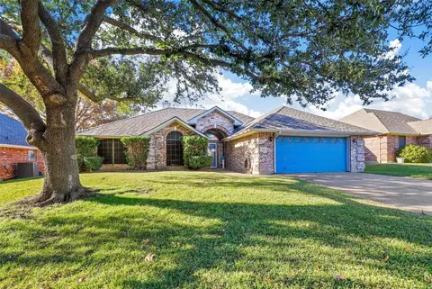 1221 Downwood Dr, Burleson, TX 76028