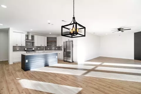 66 Lucas Ln, Edgecliff Village, TX 76134