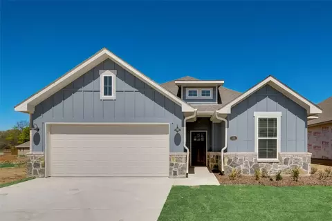 4204 Kristoff Ln, Sanger, TX 76266