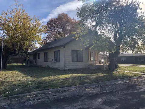 120 N Johnson St, Farmersville, TX 75442