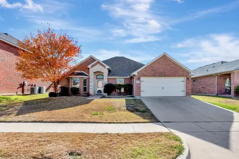 1610 White Willow Ln, Arlington, TX 76002