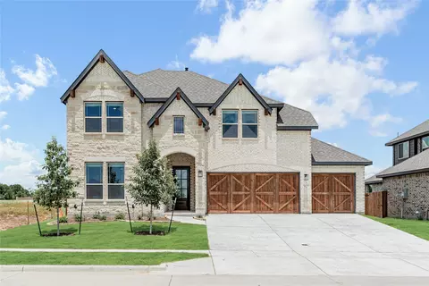 921 Cannes Dr, Red Oak, TX 75154