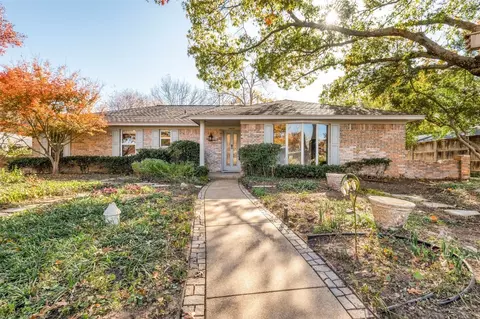 2425 Nottingham Pl, Grand Prairie, TX 75050