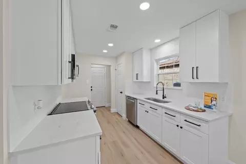 5600 Newman Dr, North Richland Hills, TX 76180