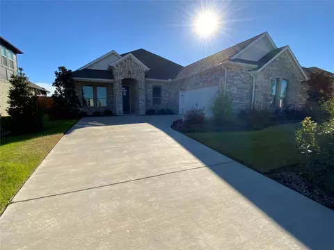 115 Bowling Green Ave, Red Oak, TX 75154