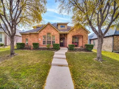 2345 Falcon Point Dr, Frisco, TX 75033