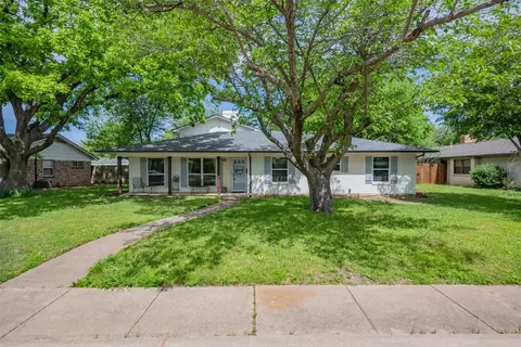 106 Trinity Ln, Waxahachie, TX 75165