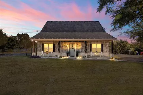 755 Anglers Rdg, Bluff Dale, TX 76433