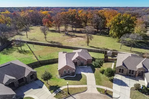 360 Cascade Dr, Red Oak, TX 75154