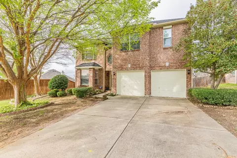 1717 Pine Hills Ln, Corinth, TX 76210