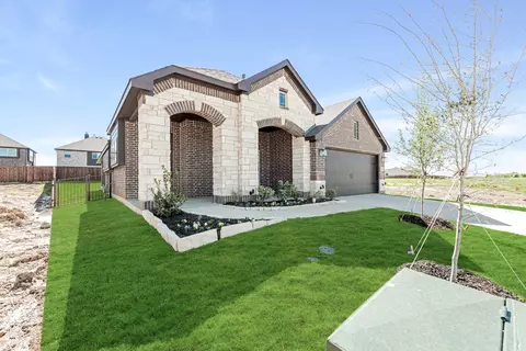 7744 Oakmeade St, Joshua, TX 76058