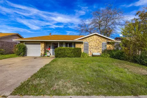 921 Birchwood Dr, Mesquite, TX 75149