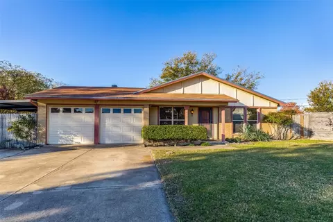 6050 Oakdale Ct, Watauga, TX 76148