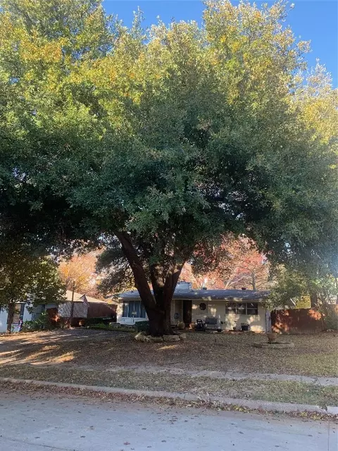 8730 Rexford Dr, Dallas, TX 75209