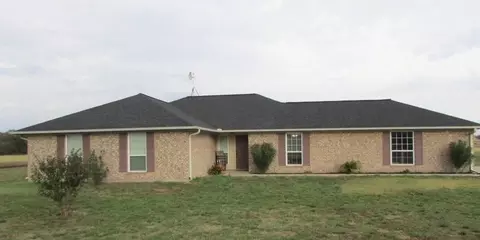 1220 Hill Valley Dr, Stephenville, TX 76401