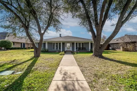 808 Thoreau Ln, Allen, TX 75002