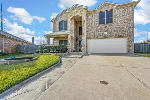 5737 Comanche Peak Dr, Fort Worth, TX 76179