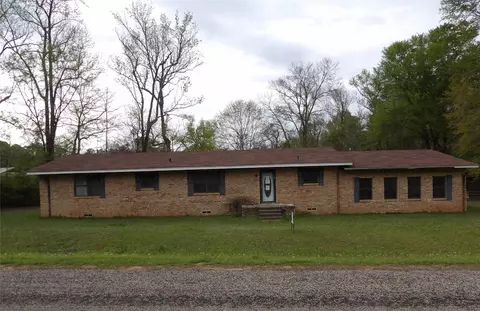 907 Hanes Blvds Fm 250, Hughes Springs, TX 75656