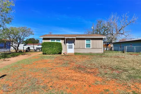 5226 Pueblo Dr, Abilene, TX 79605