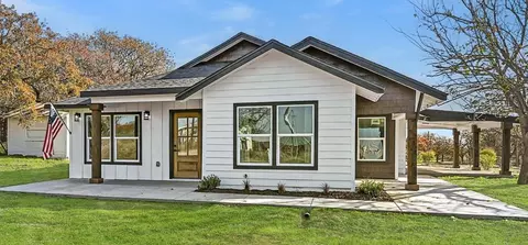 8610 Lavender Rd, Springtown, TX 76082