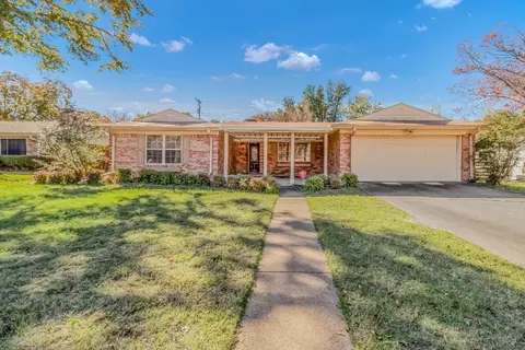 154 Poinsetta Cir, Terrell, TX 75160