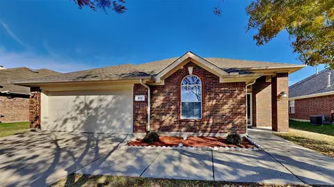 912 Seider Ln, Grand Prairie, TX 75052