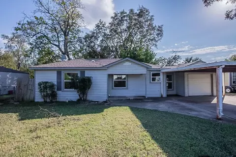 9021 Oels St, White Settlement, TX 76108