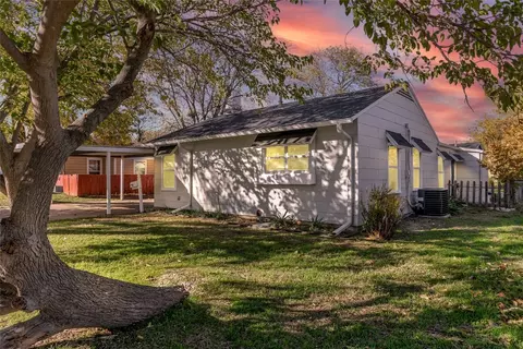 1629 Glenn Dr, Blue Mound, TX 76131